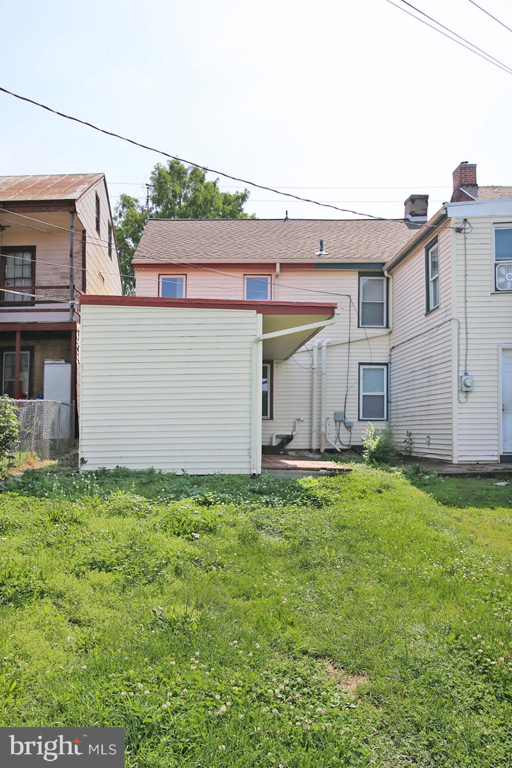 225 S 9TH STREET