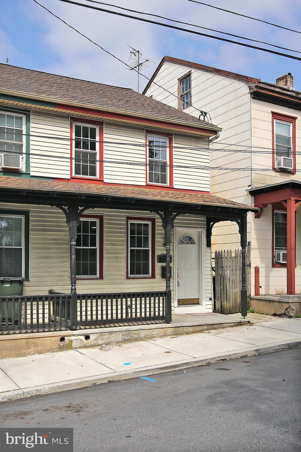 225 S 9TH STREET