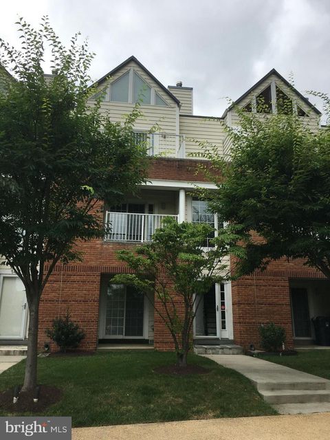 Townhouse For Rent - 145 Christina Landing Drive<br/> WILMINGTON, DE 19801