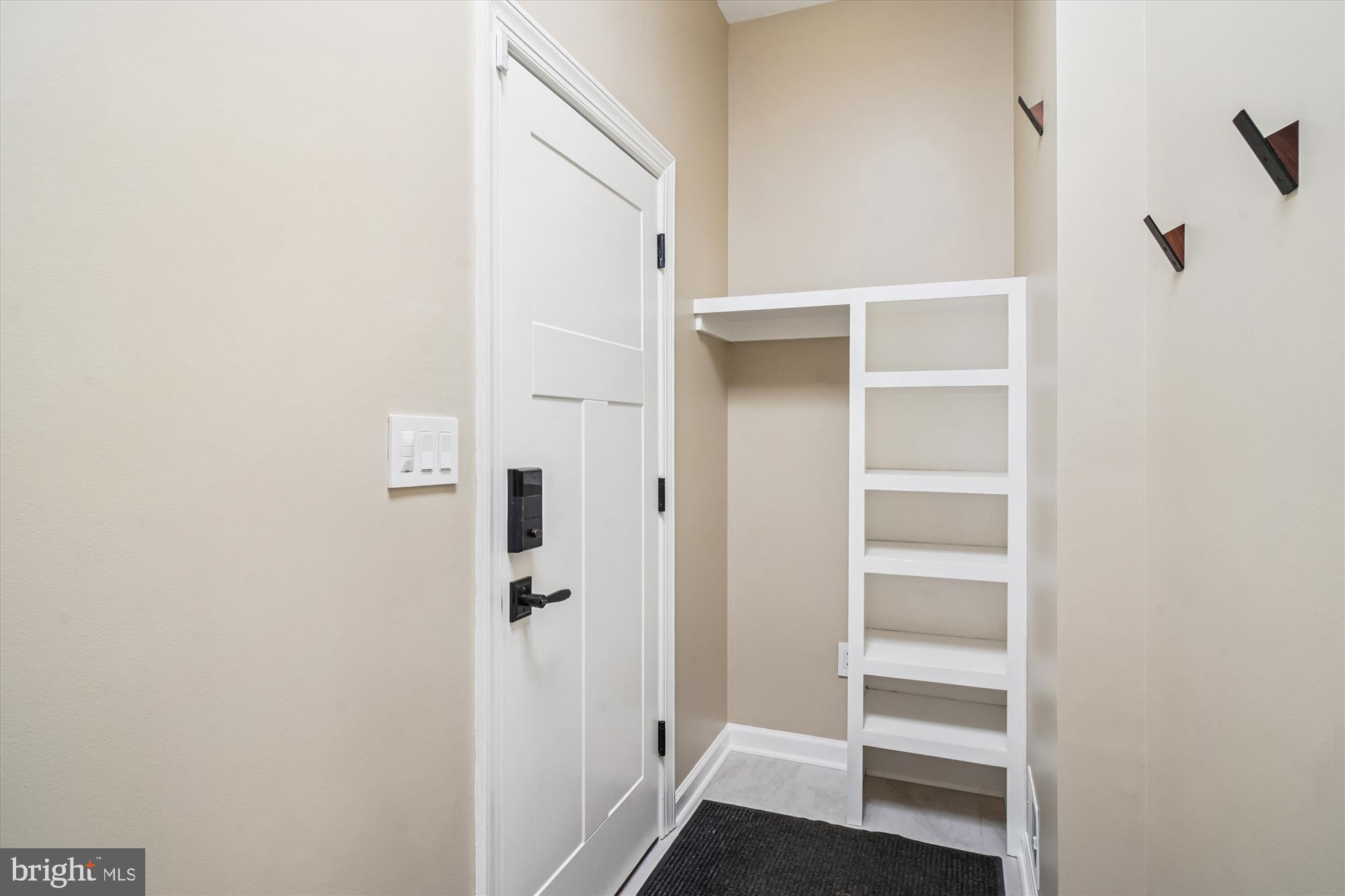 ABRAMS - Residential