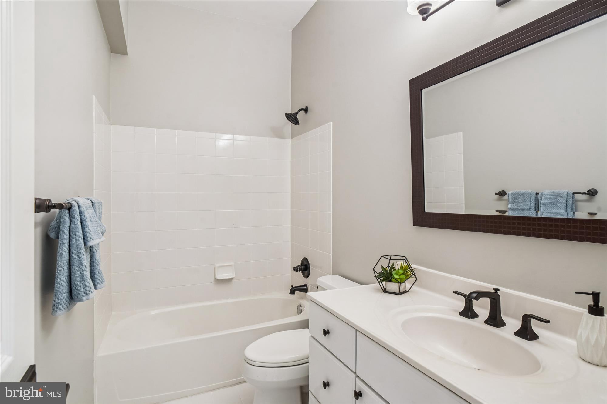 ABRAMS - Residential