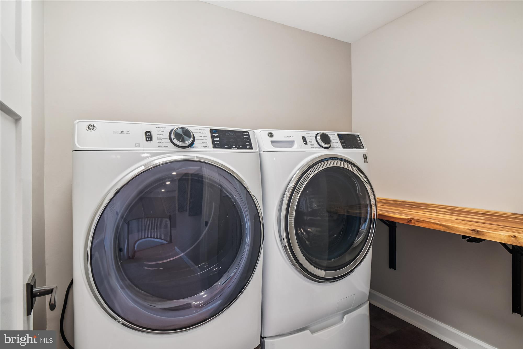 ABRAMS - Residential