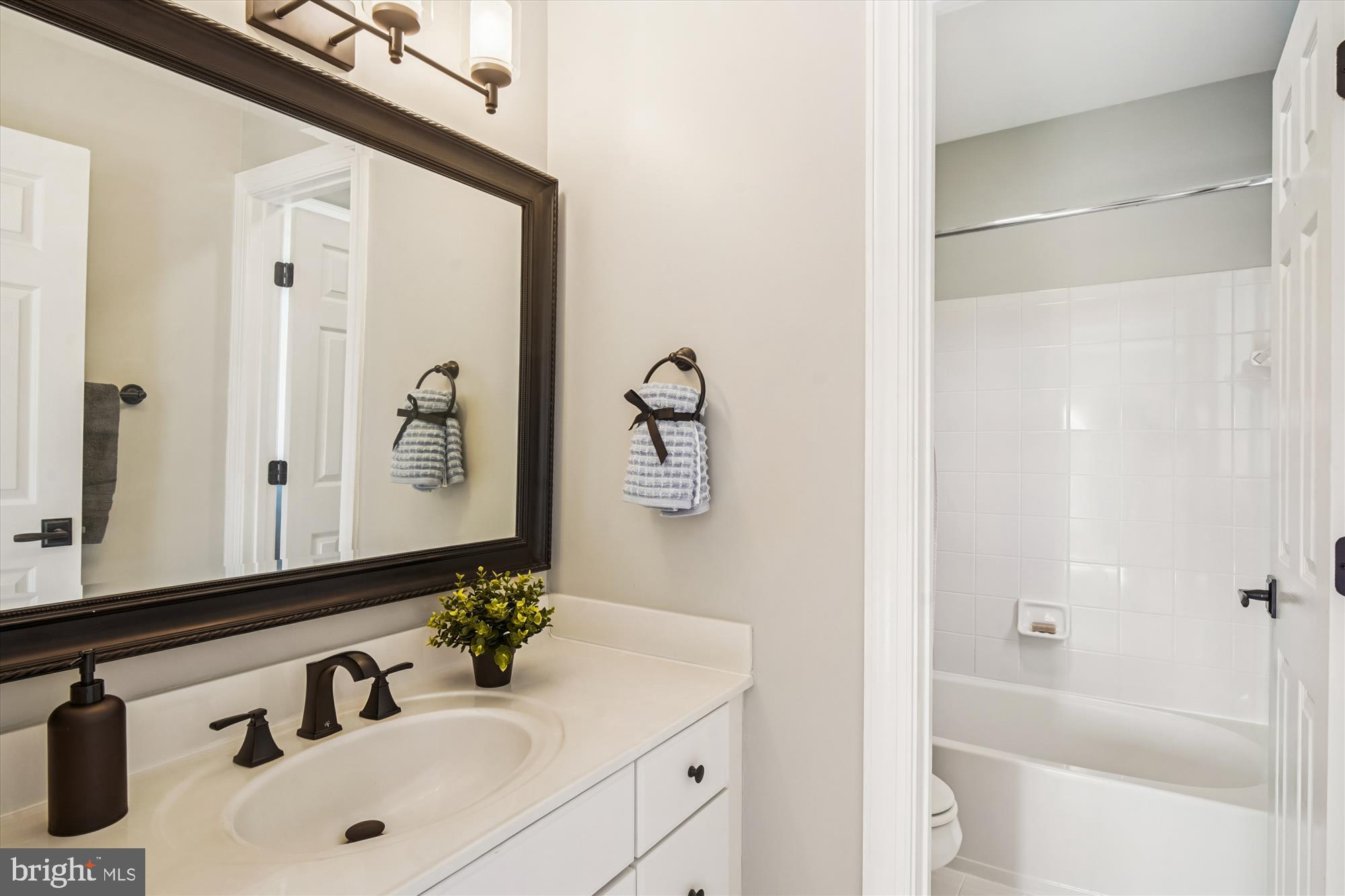 ABRAMS - Residential