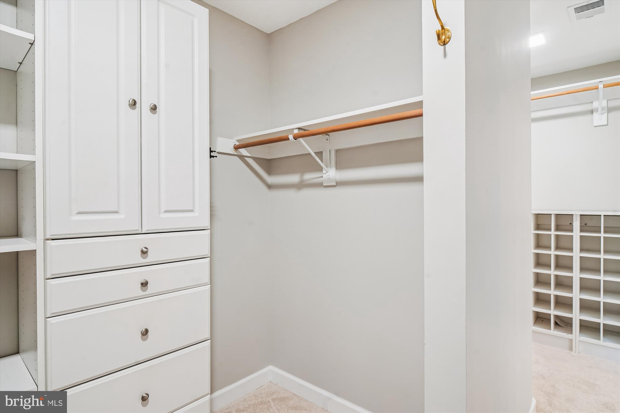 ABRAMS - Residential