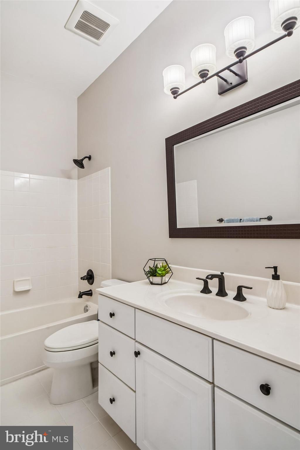 ABRAMS - Residential