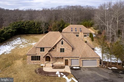 Homes For Sale - 268 Matchaponix Avenue<br/> MONROE TOWNSHIP, NJ 08831