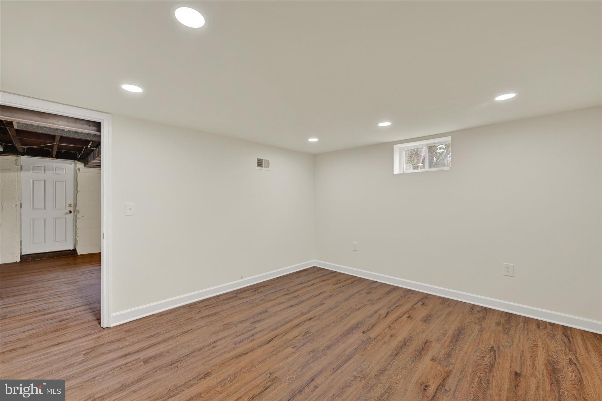 IDLEWOOD - Residential