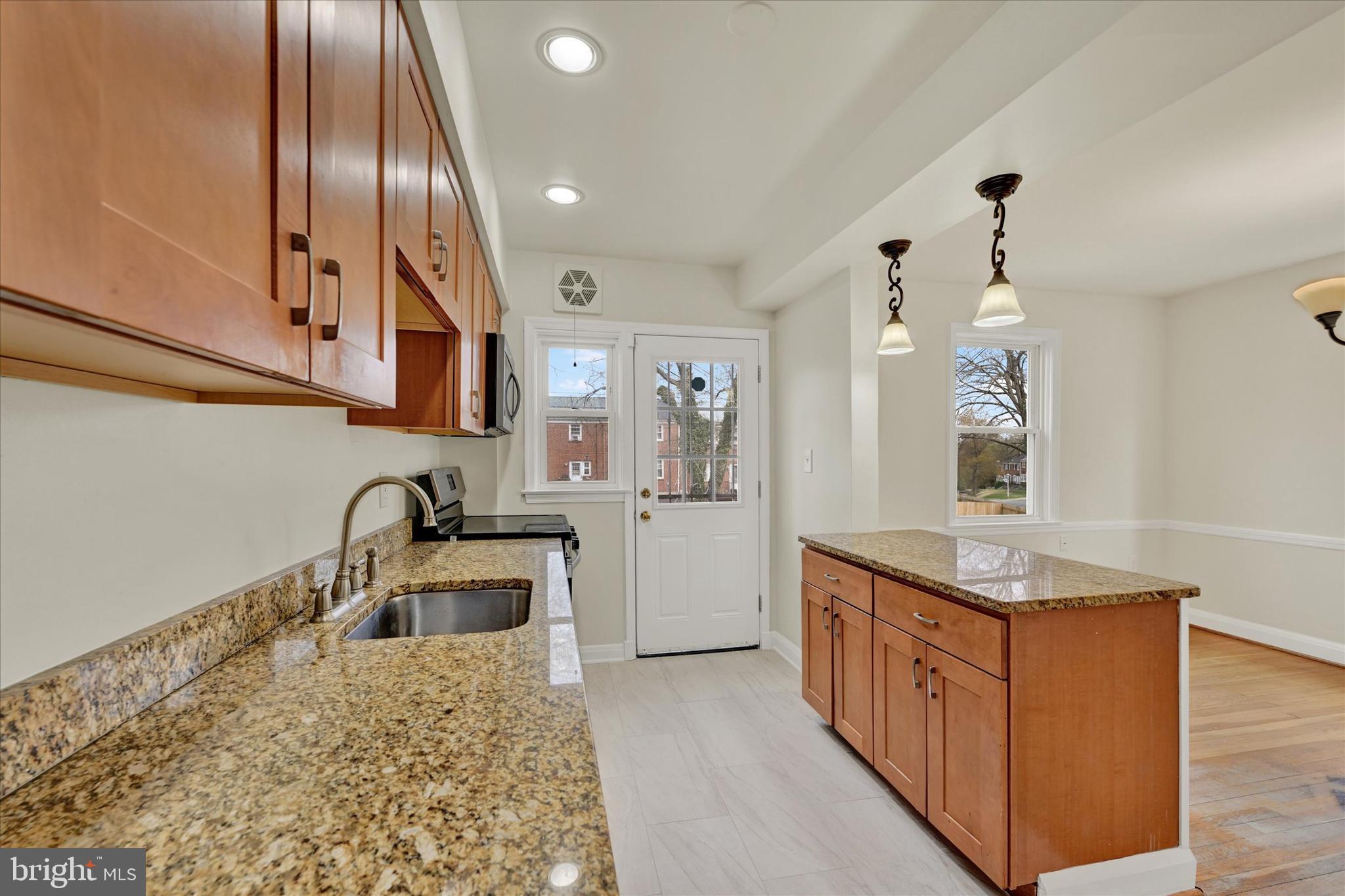 IDLEWOOD - Residential