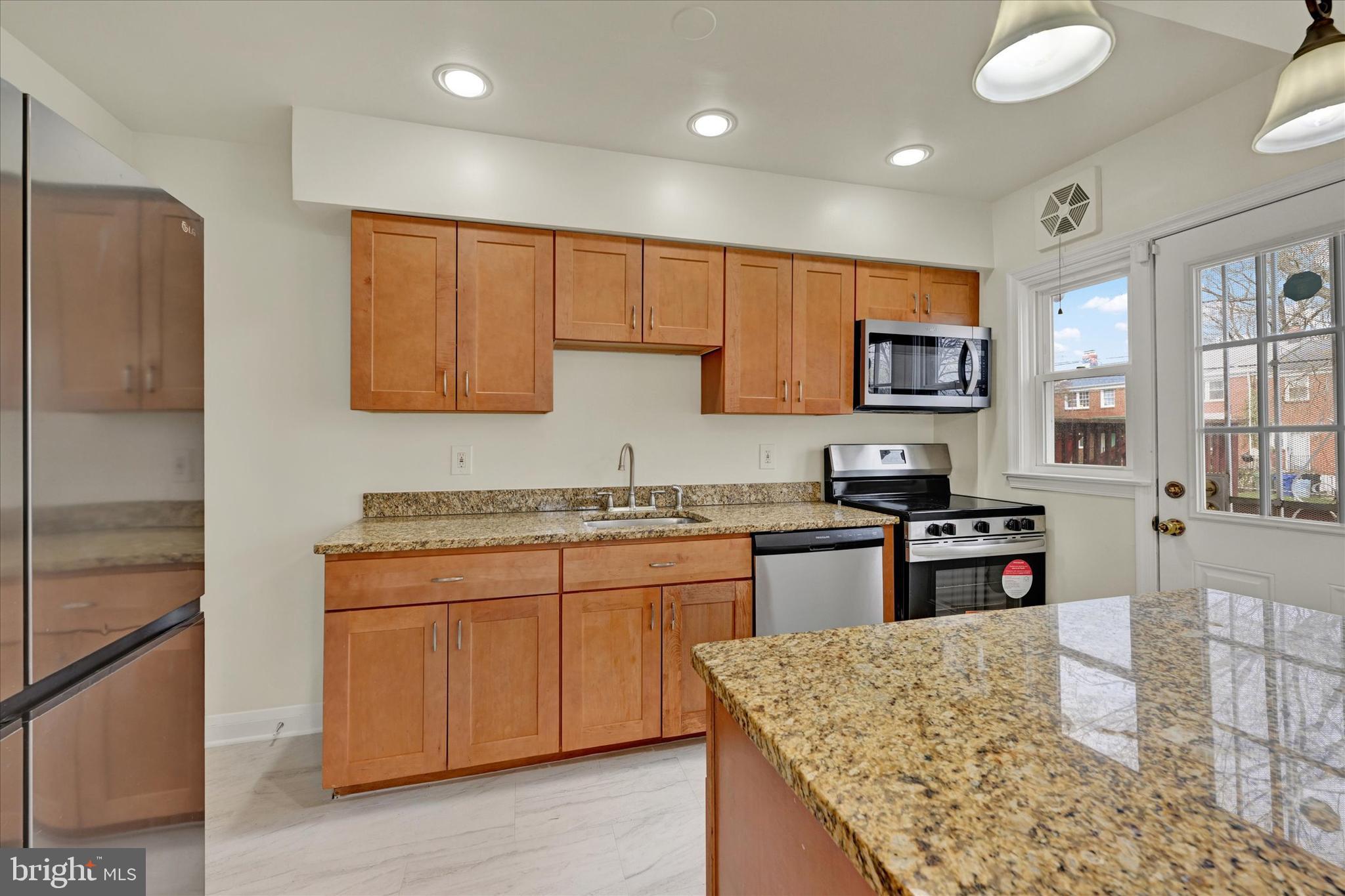 IDLEWOOD - Residential