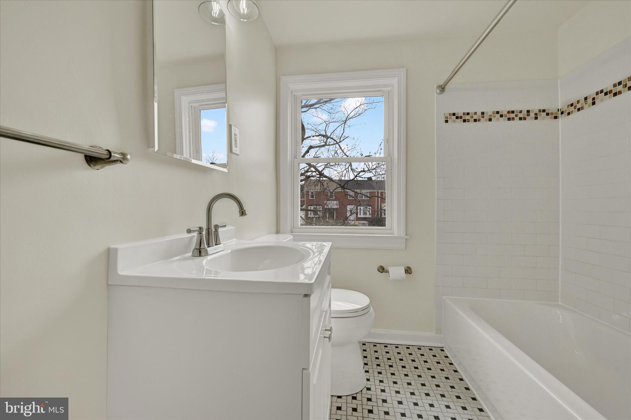 IDLEWOOD - Residential