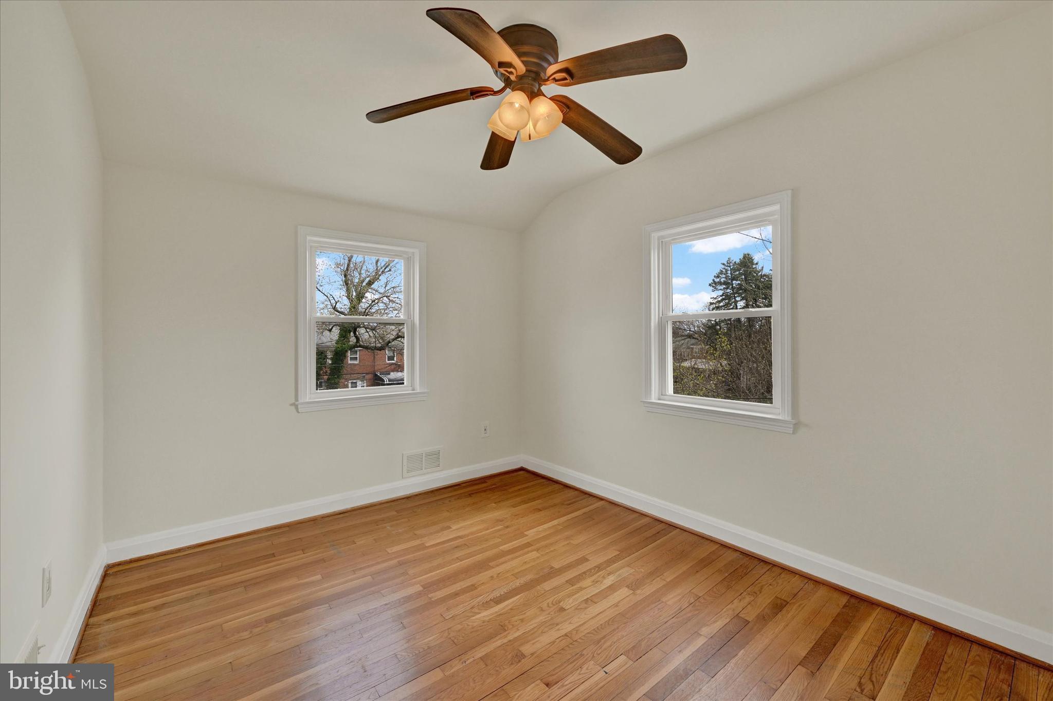 IDLEWOOD - Residential