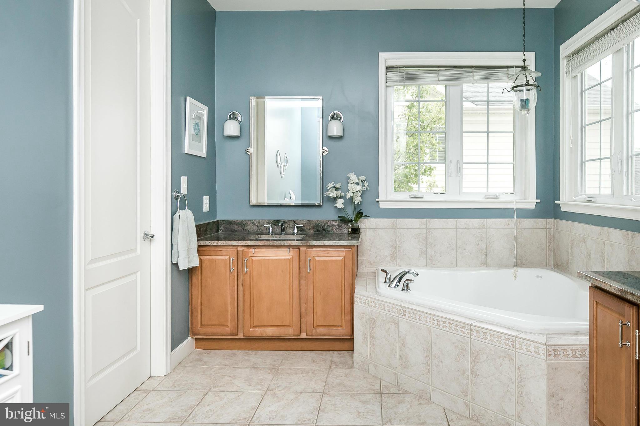 ROLAND PARK - Residential