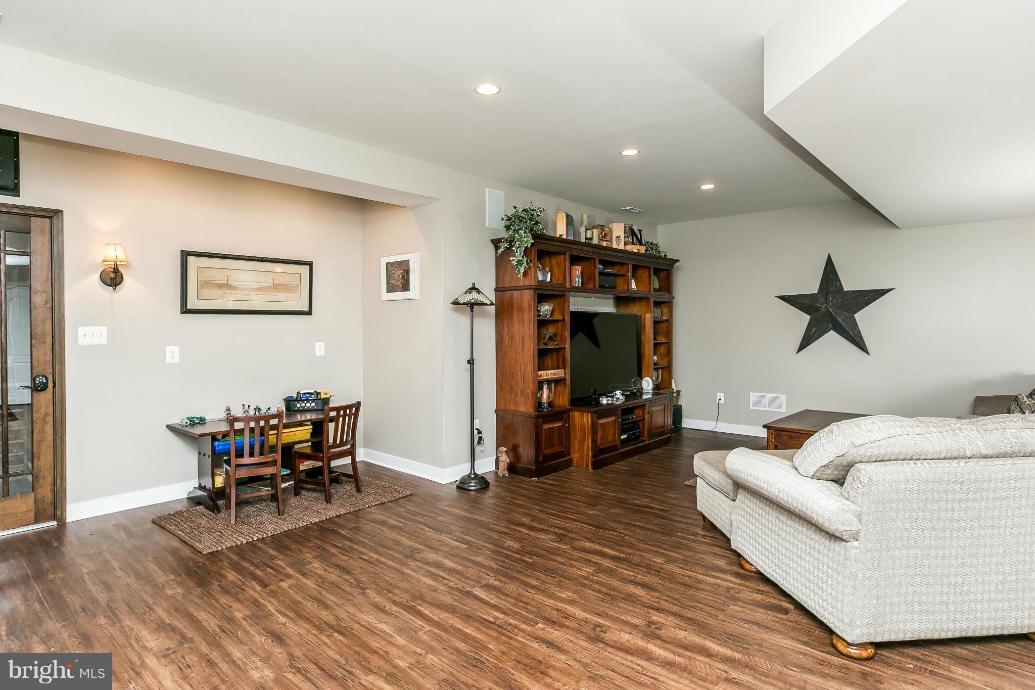 ROLAND PARK - Residential