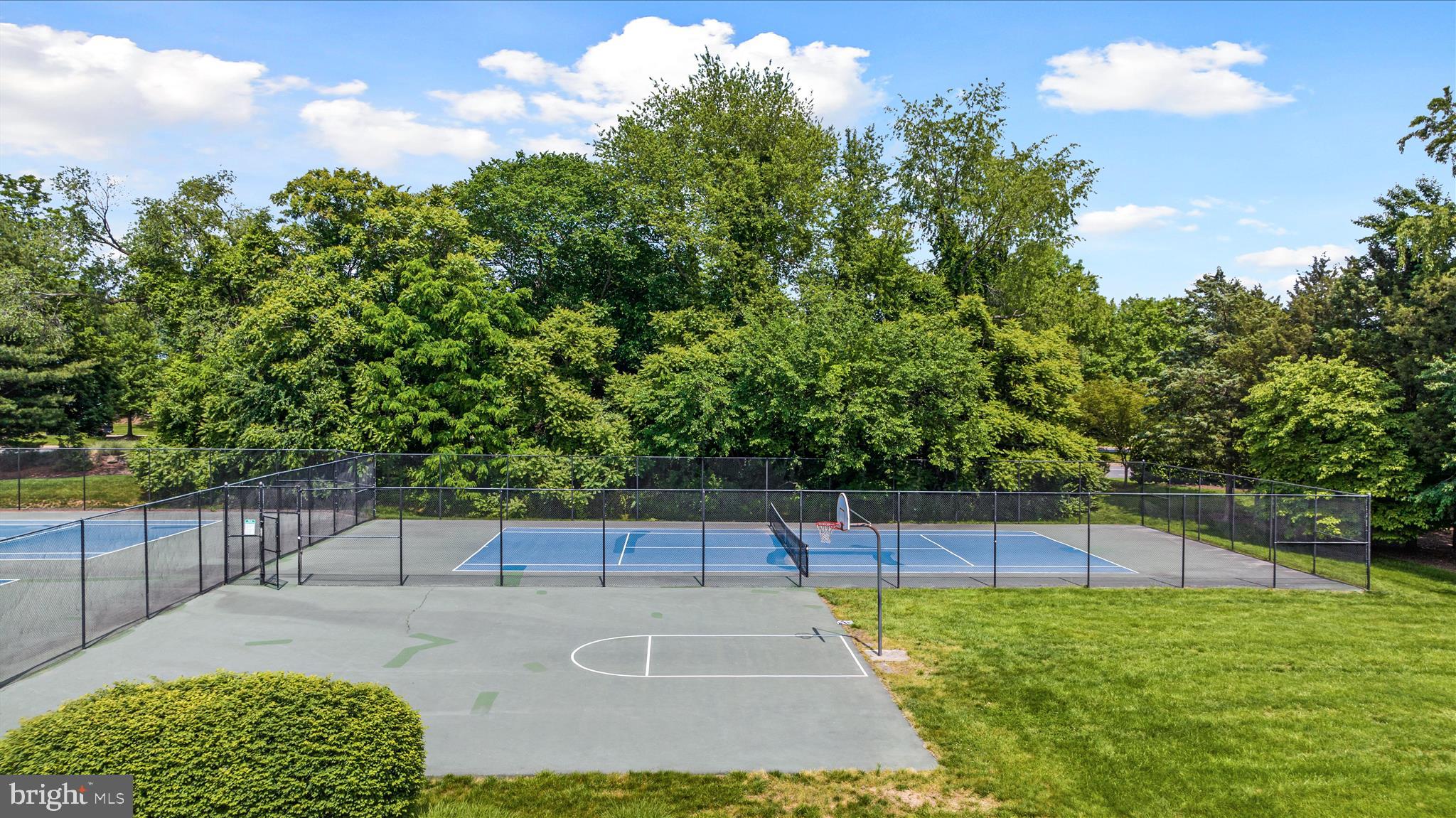 VIRGINIA OAKS - Residential