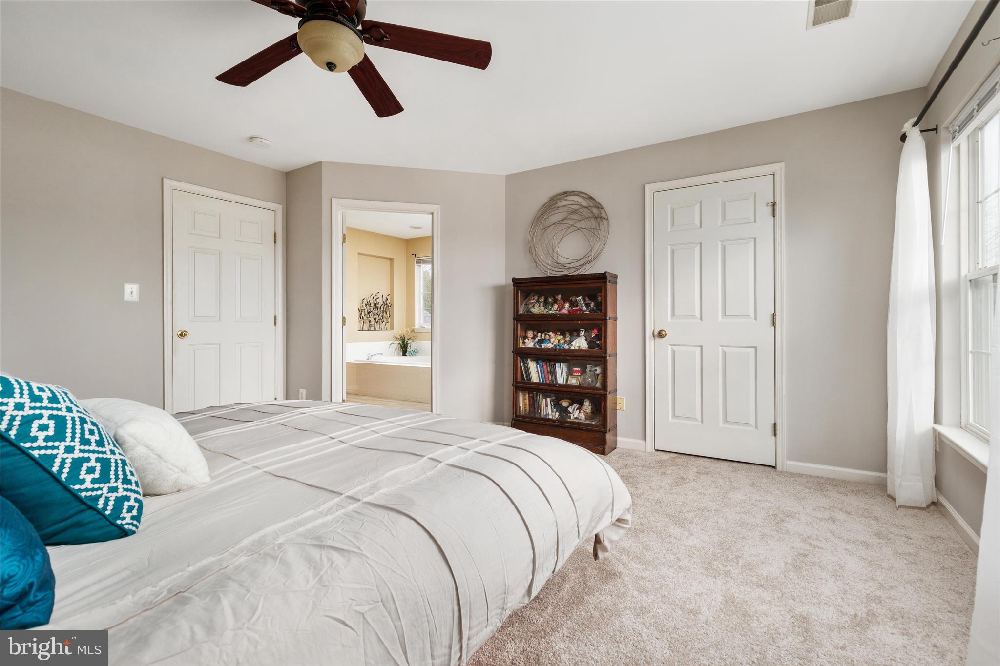 VIRGINIA OAKS - Residential