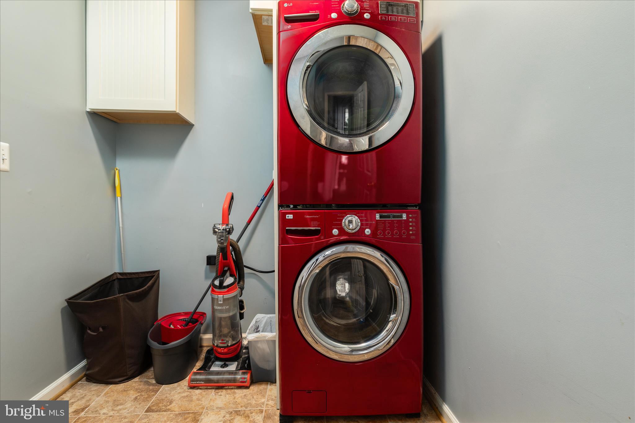 VIRGINIA OAKS - Residential