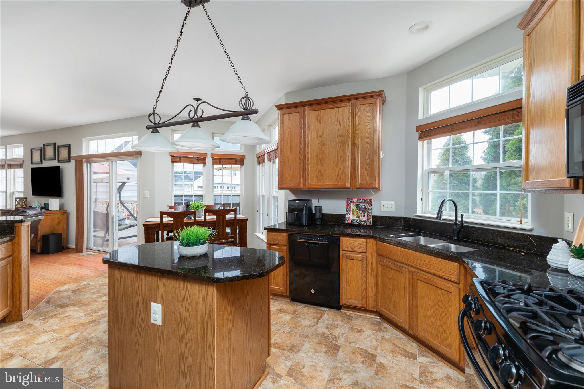 VIRGINIA OAKS - Residential