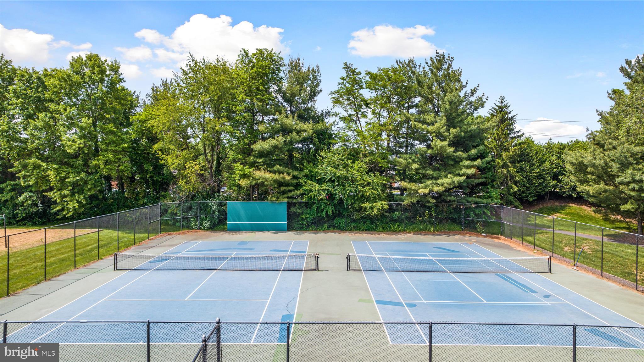 VIRGINIA OAKS - Residential