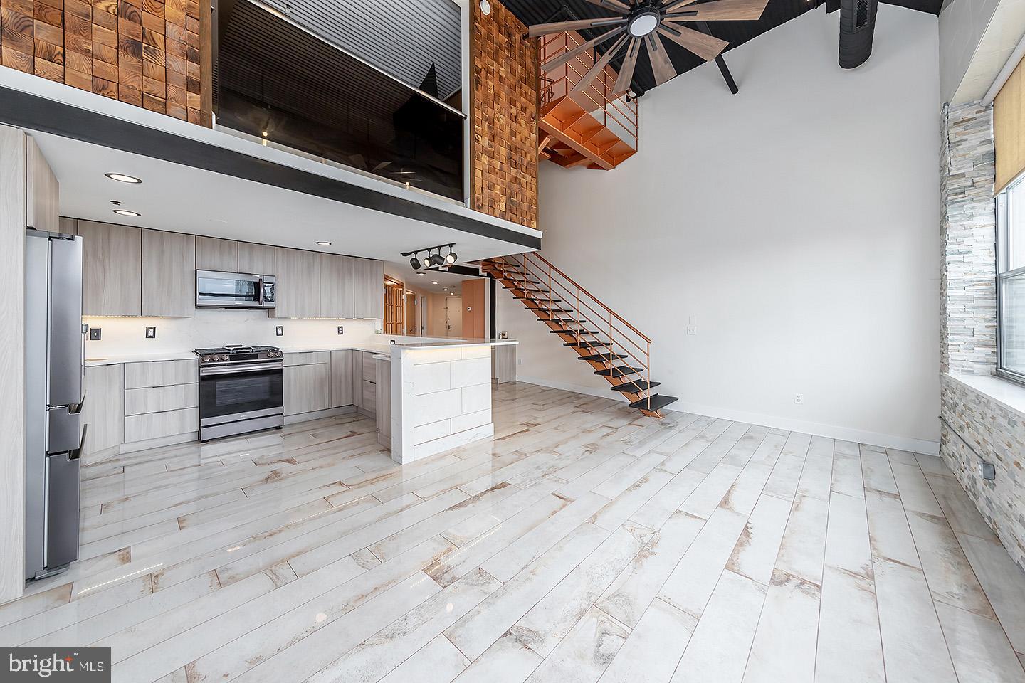2200 ARCH STREET 28 1211