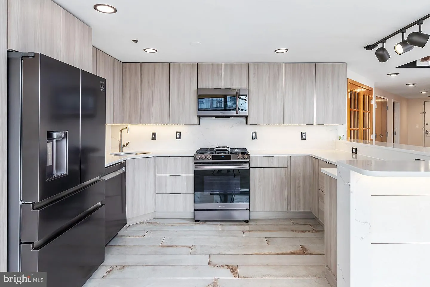 Philadelphia, Pennsylvania 19103, United States, 2 Bedrooms Bedrooms, ,2 BathroomsBathrooms,Residential,Pending,79897