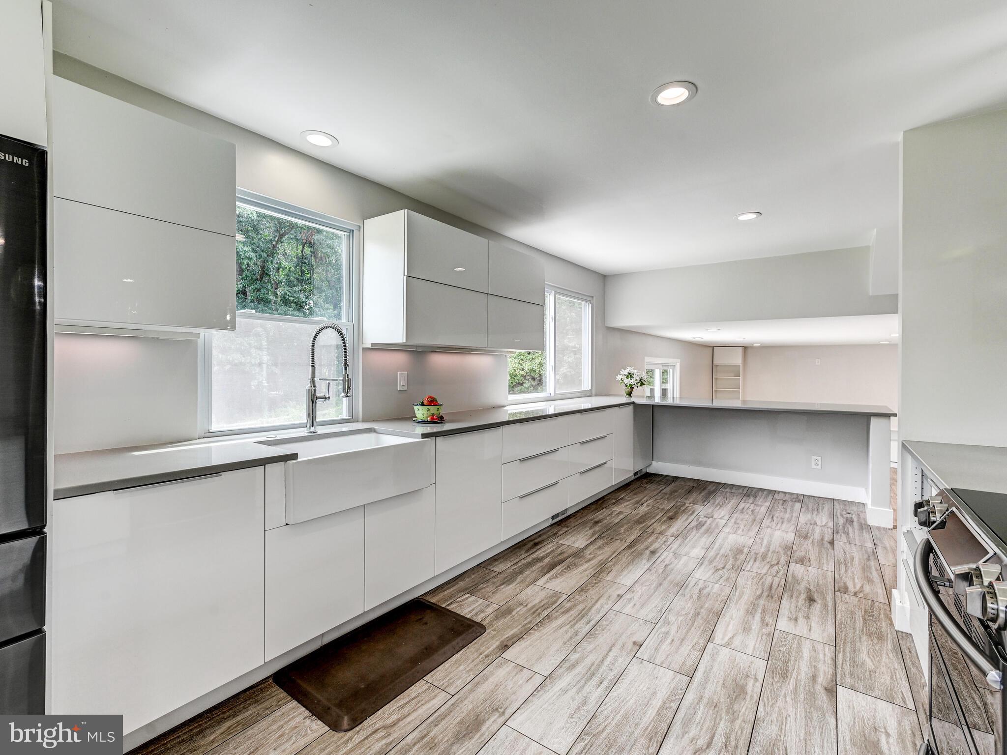 VALLEY HILLS - Residential