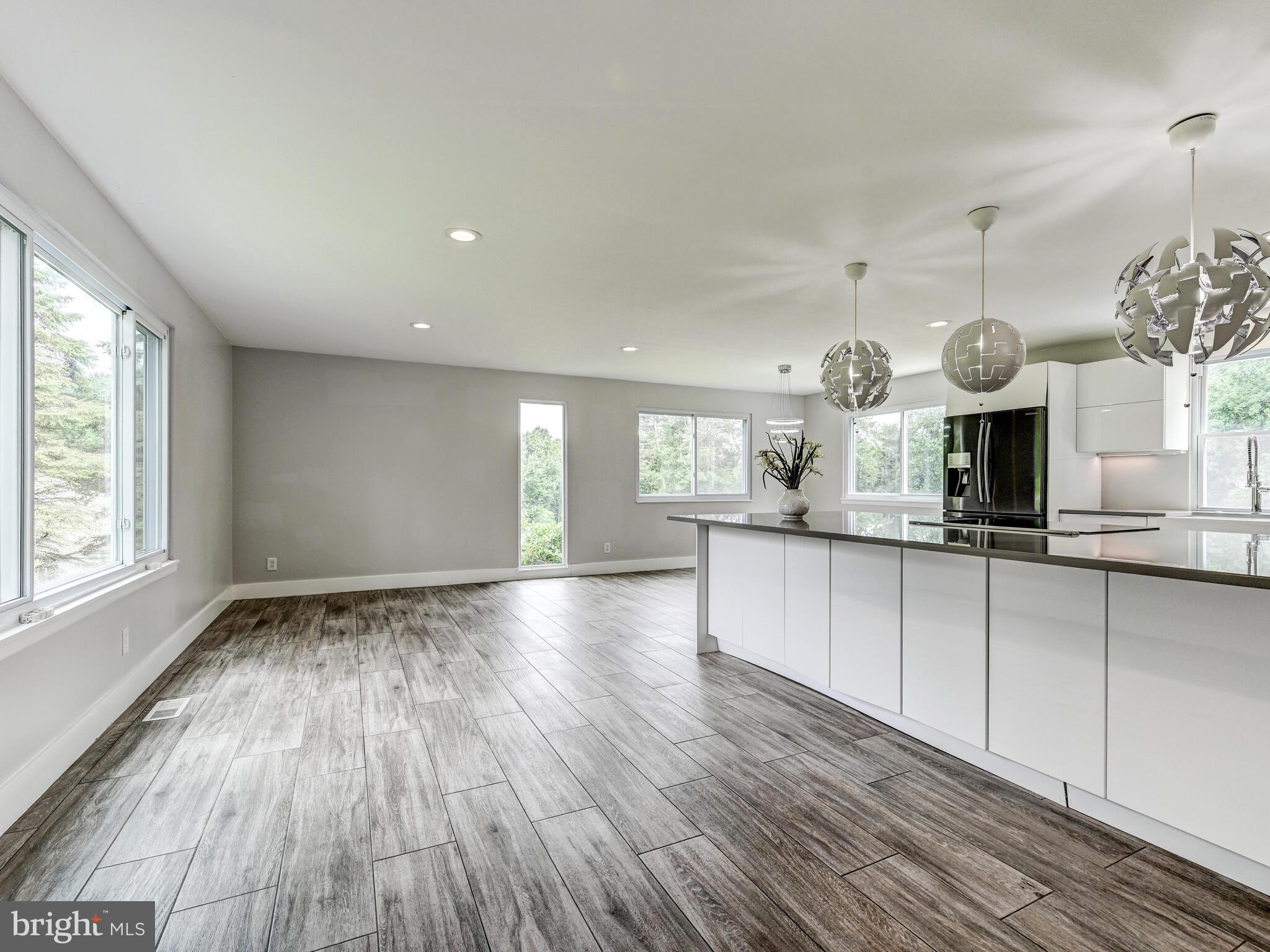 VALLEY HILLS - Residential