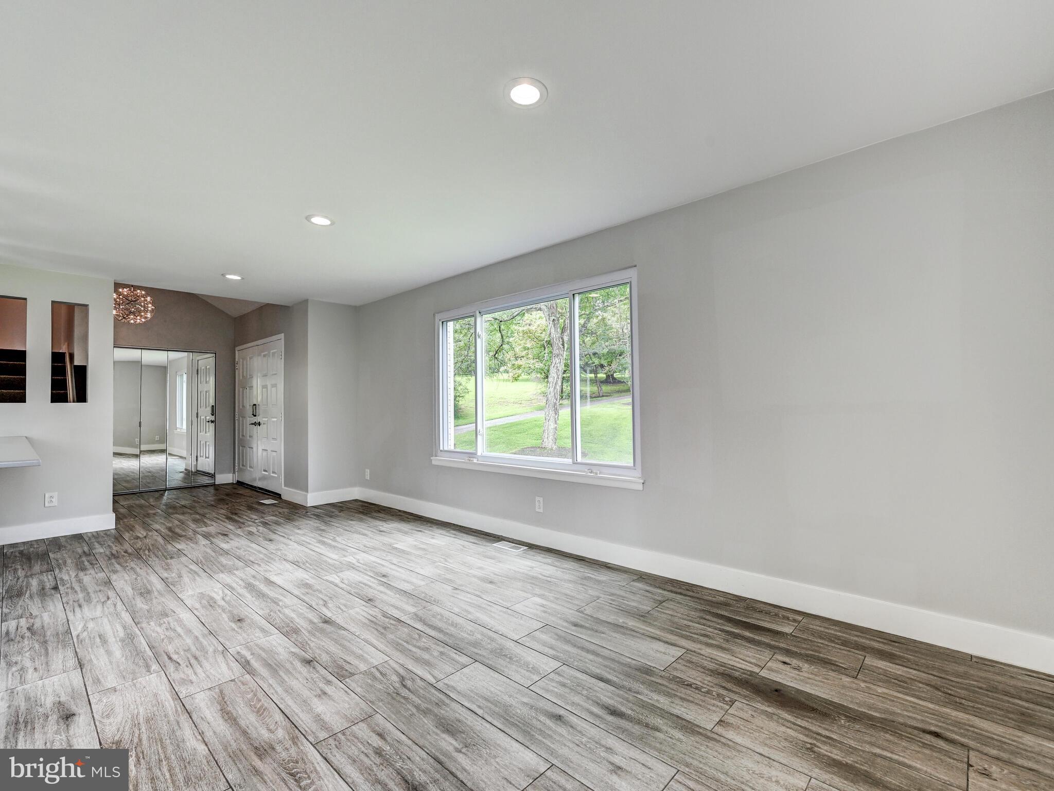 VALLEY HILLS - Residential