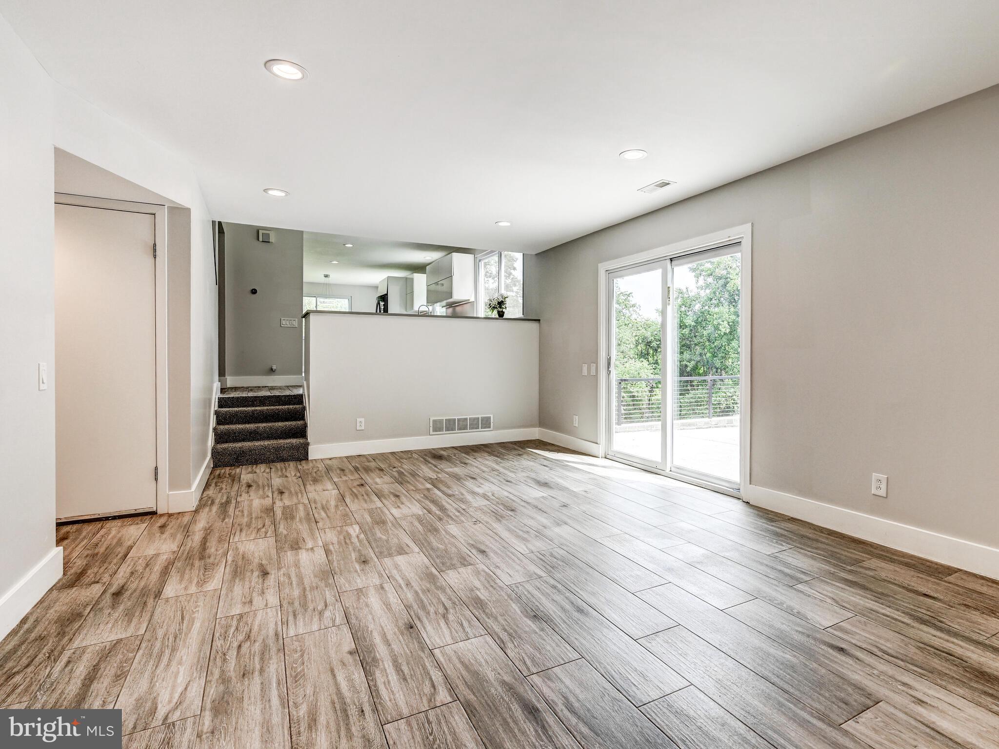 VALLEY HILLS - Residential