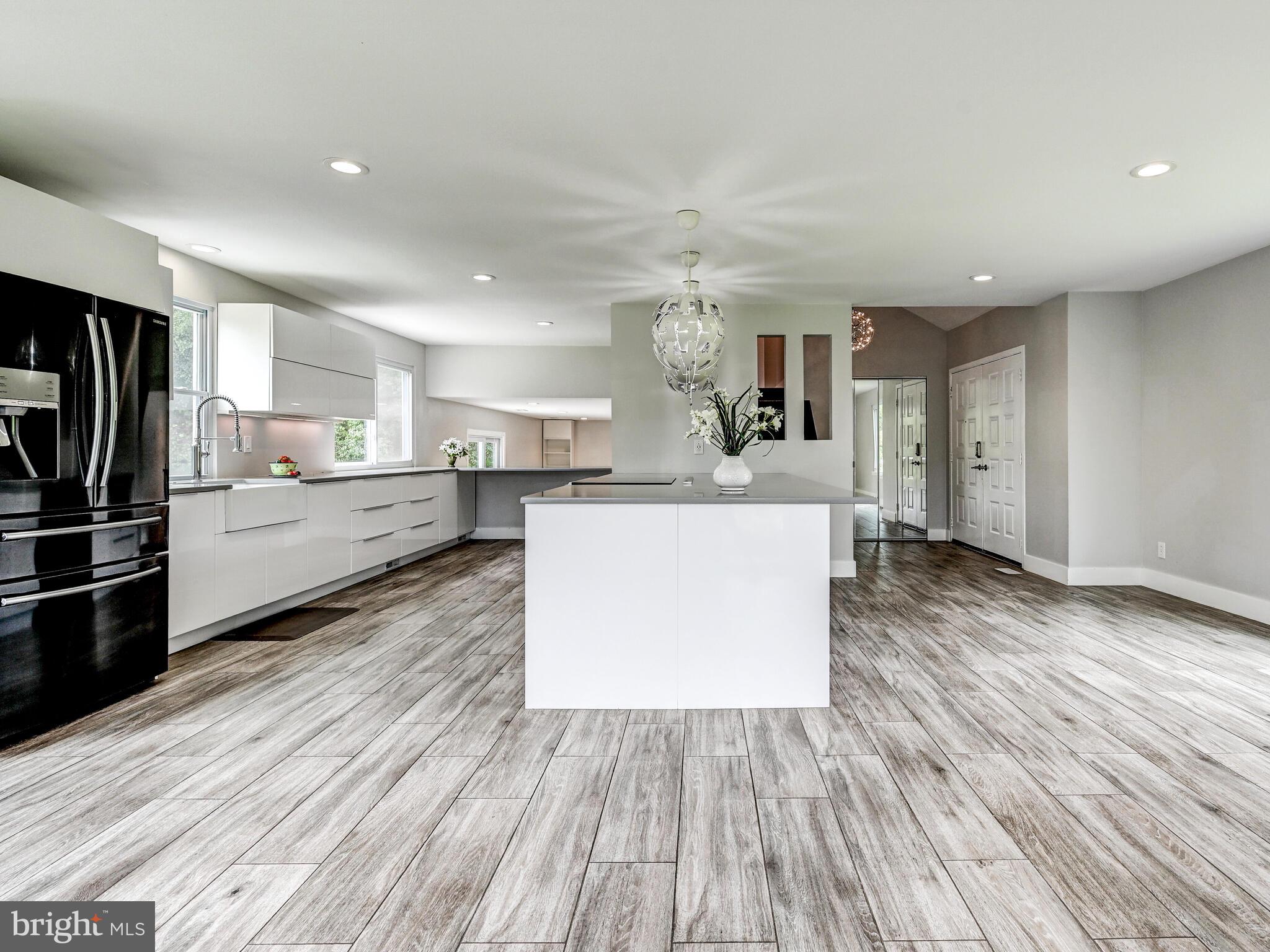 VALLEY HILLS - Residential