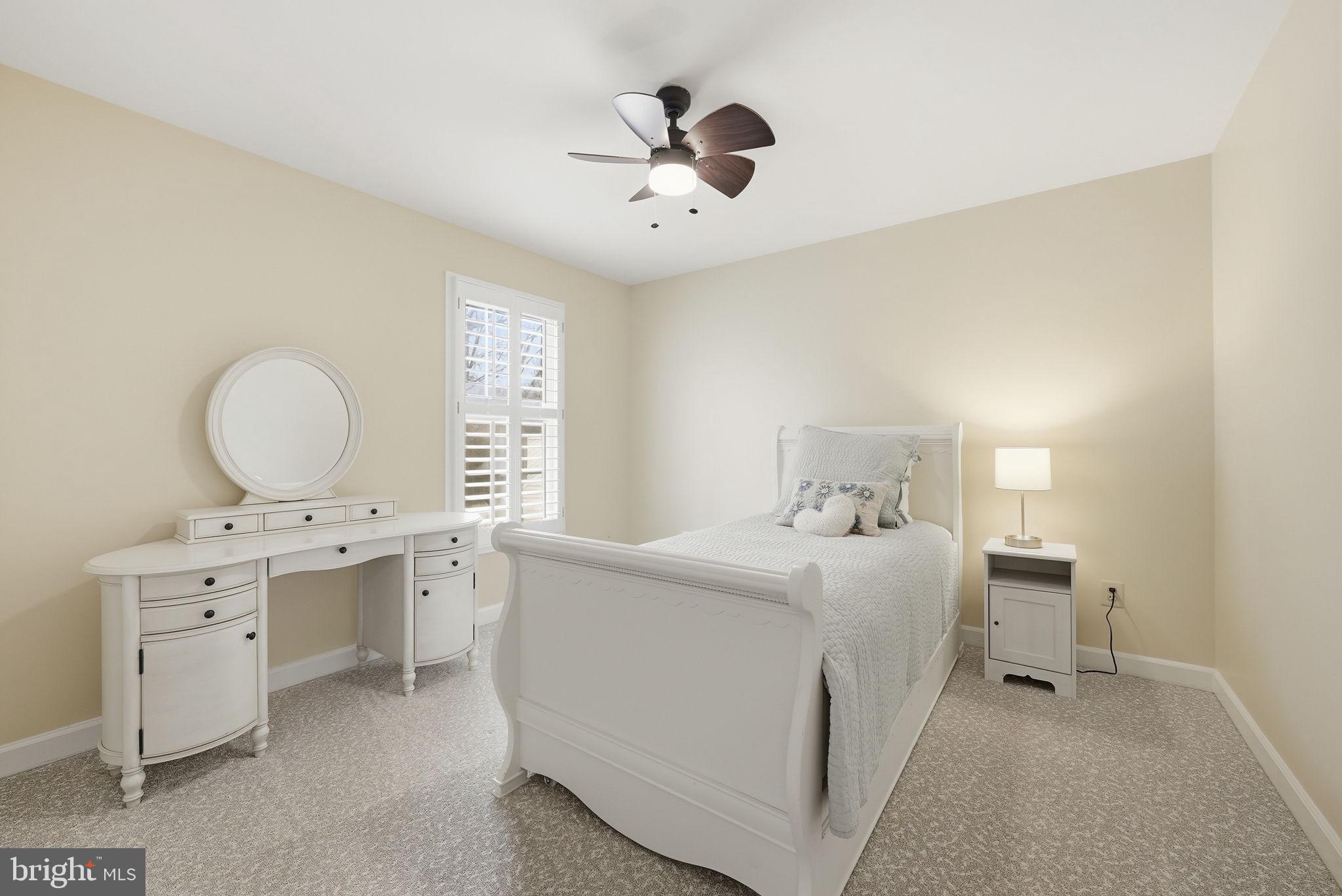 FAIRFAX STATION EAST - Residential