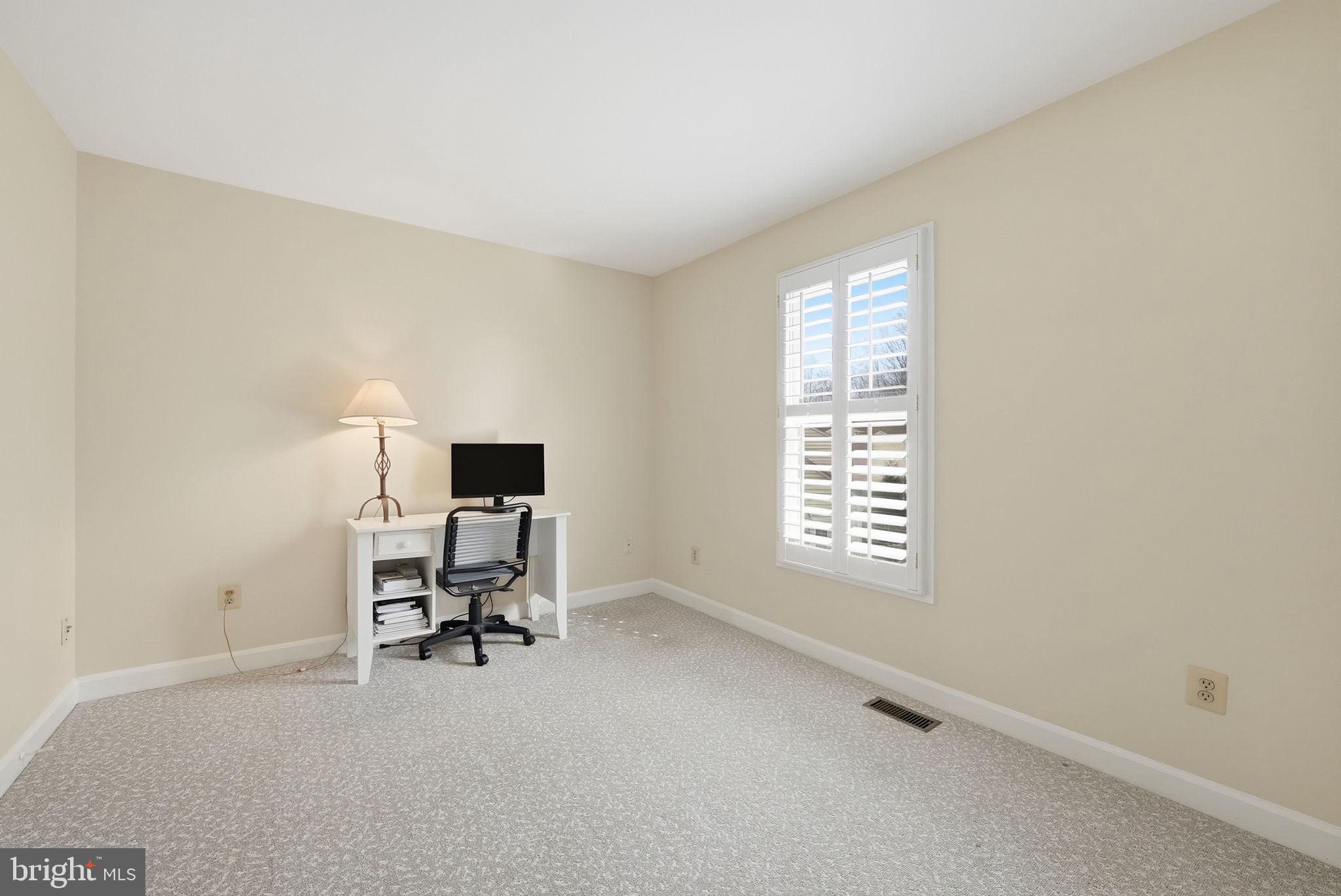 FAIRFAX STATION EAST - Residential