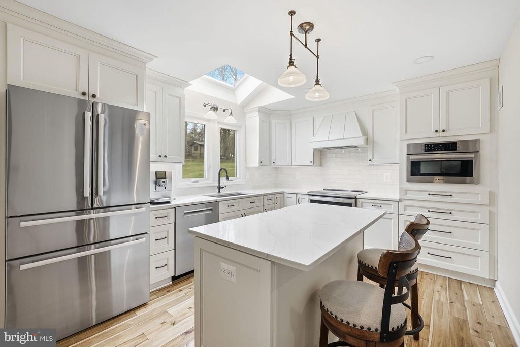 Photo of 6321 Barsky Court, FAIRFAX STATION, VA 22039 (MLS # VAFX2287696)