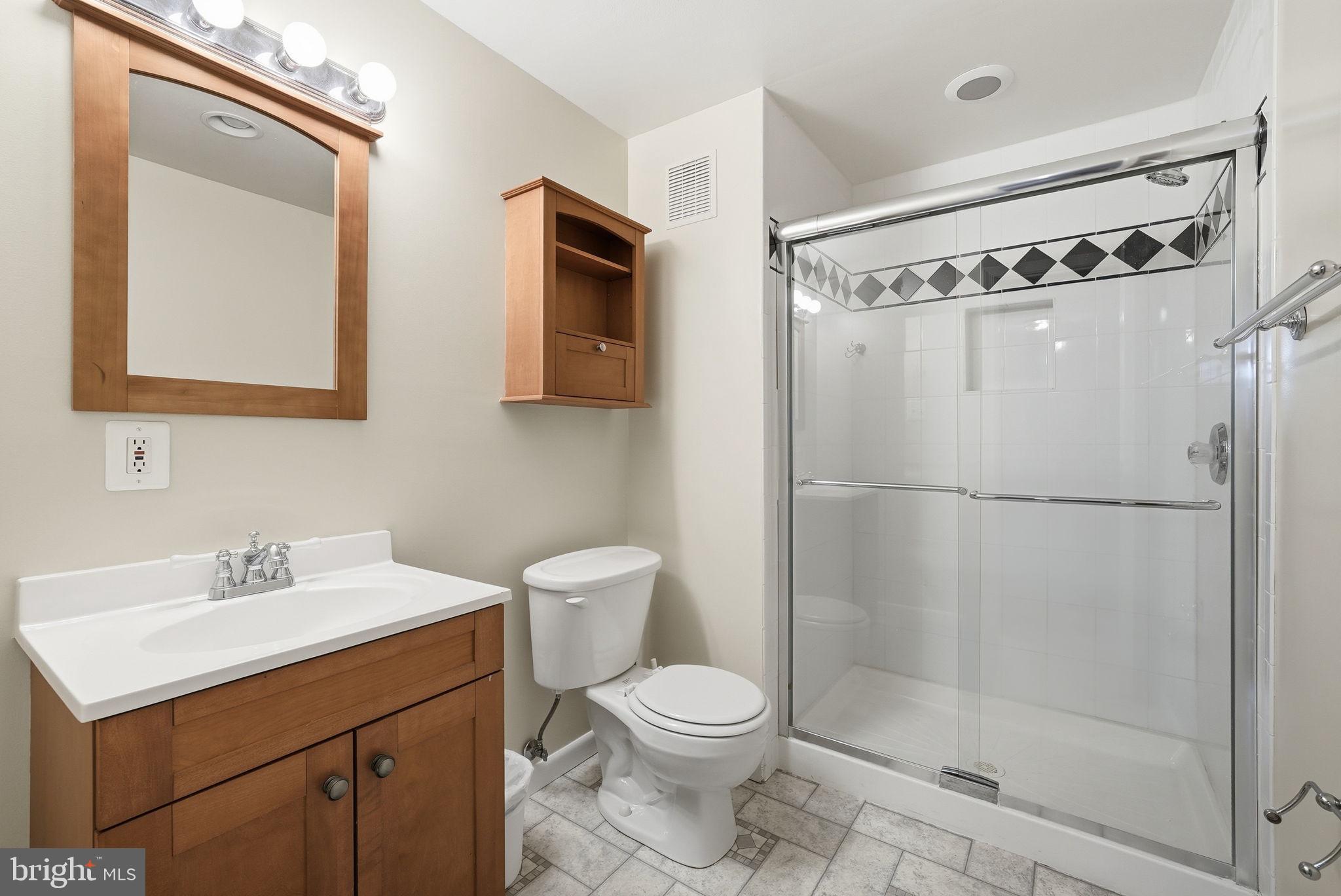 FAIRFAX STATION EAST - Residential