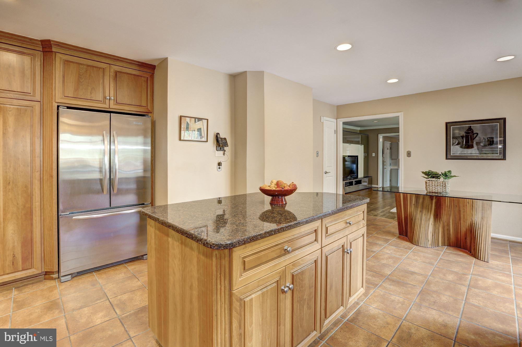 COUNTRY PLACE - Residential