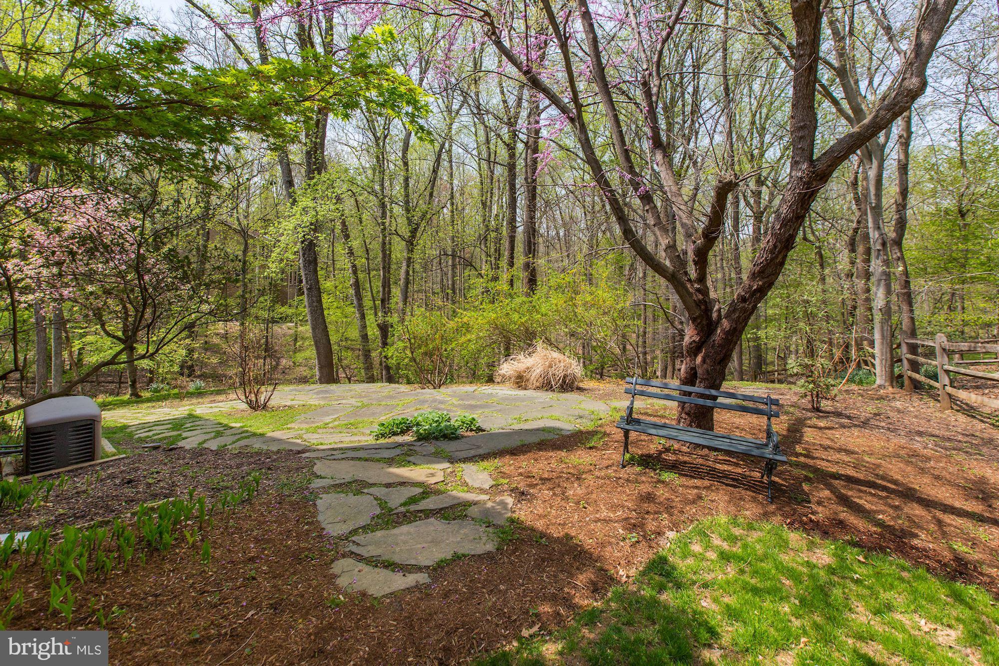 COUNTRY PLACE - Residential