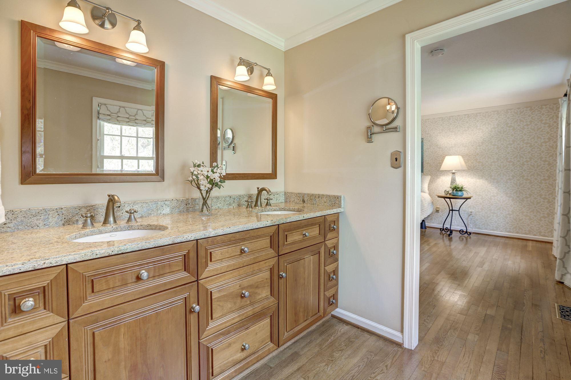 COUNTRY PLACE - Residential