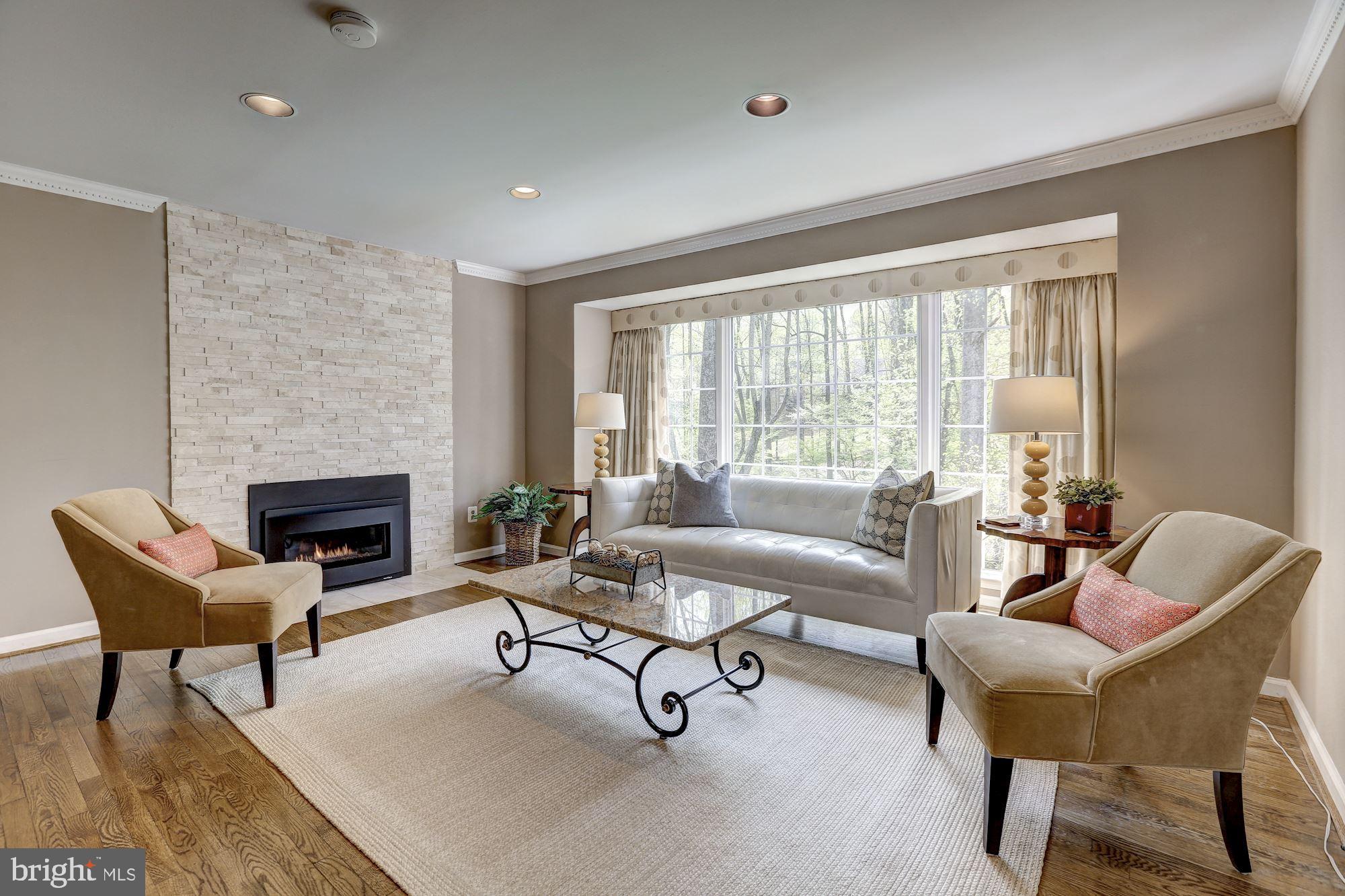 COUNTRY PLACE - Residential