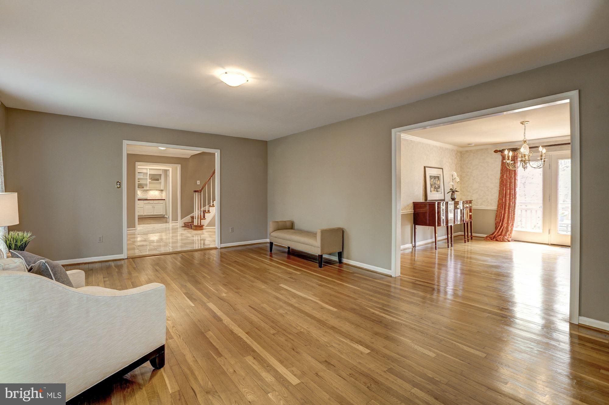 COUNTRY PLACE - Residential