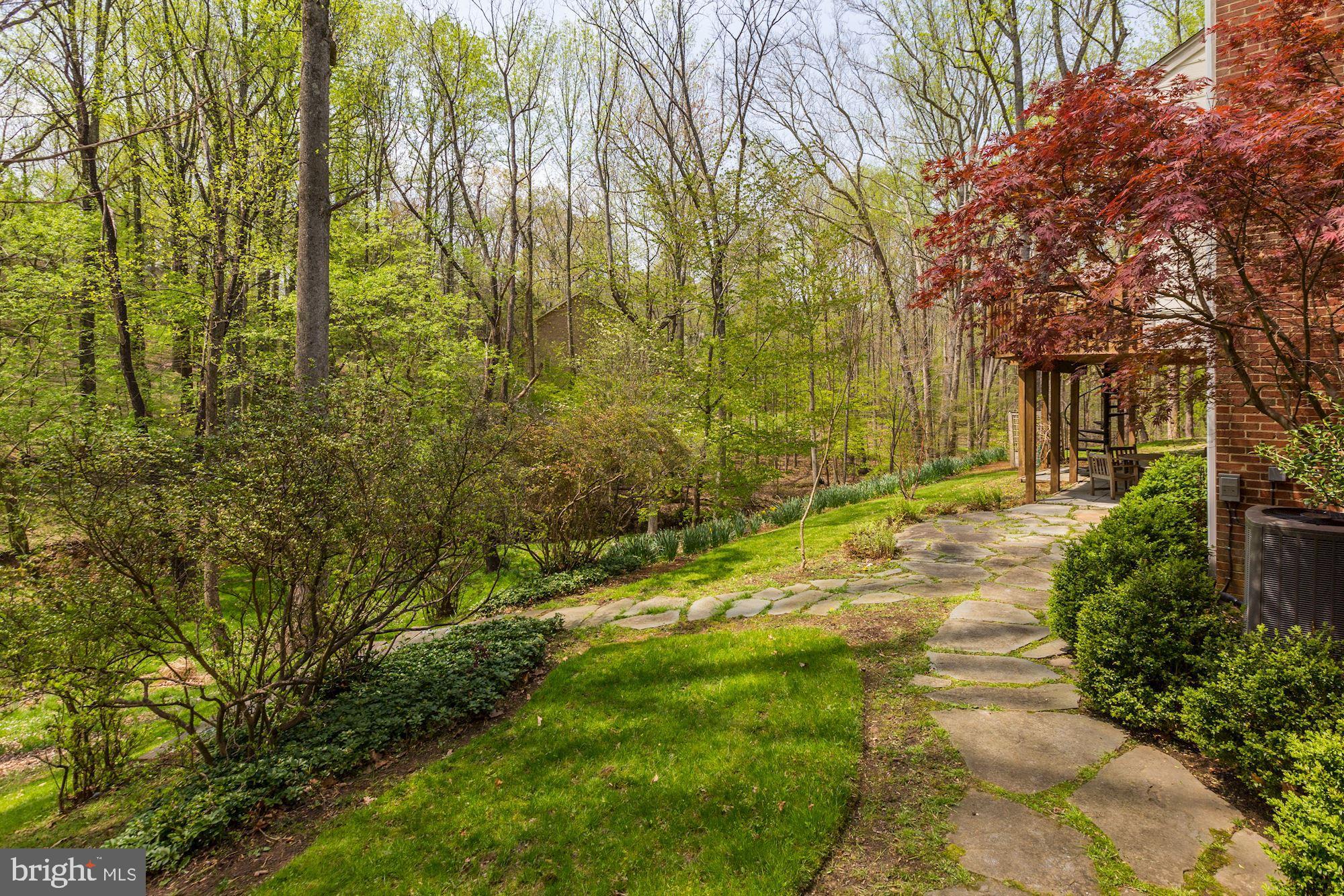 COUNTRY PLACE - Residential