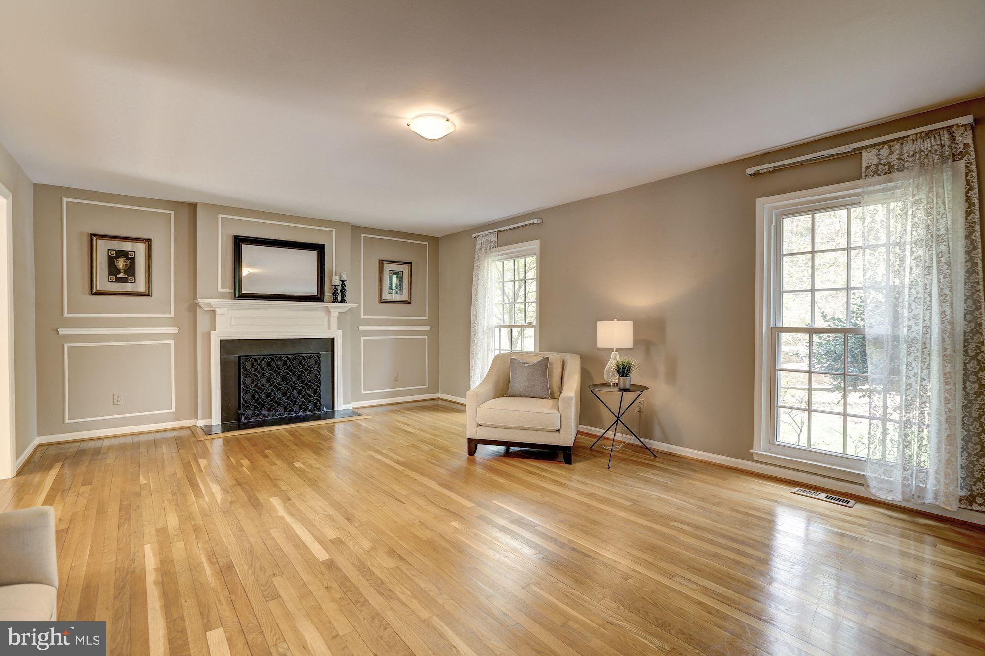 COUNTRY PLACE - Residential