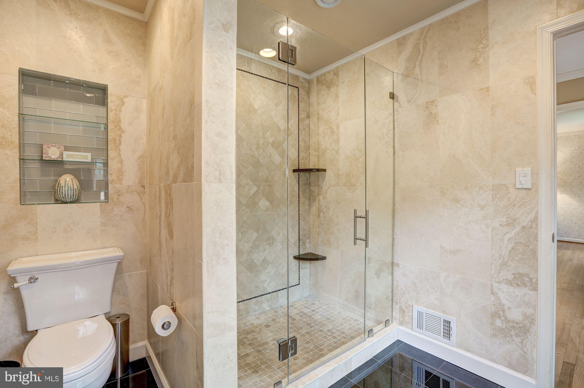 COUNTRY PLACE - Residential