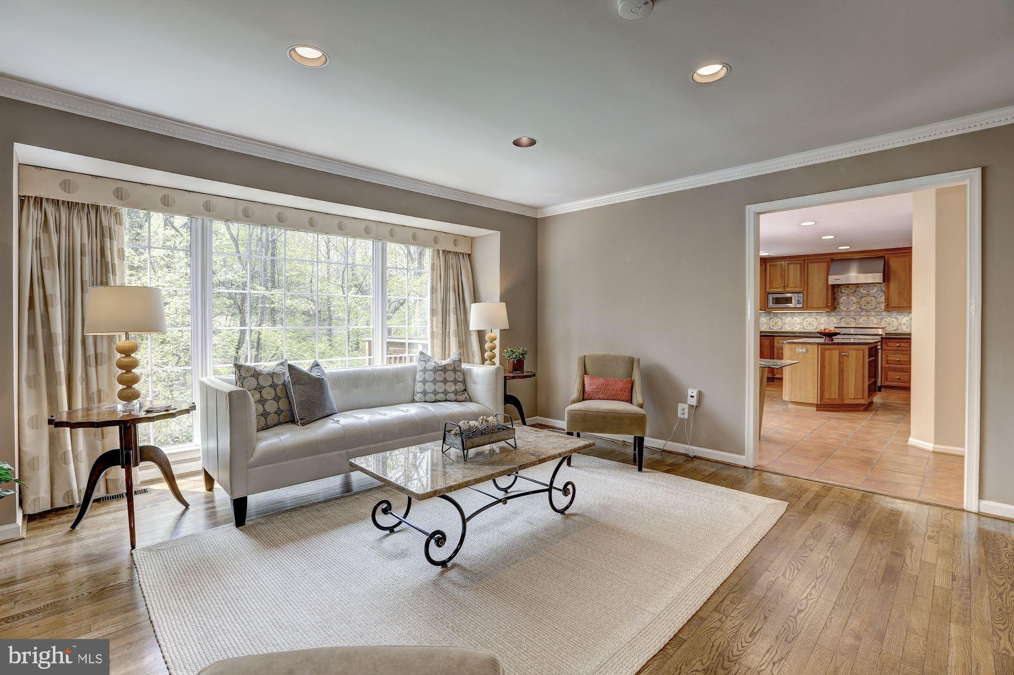 COUNTRY PLACE - Residential