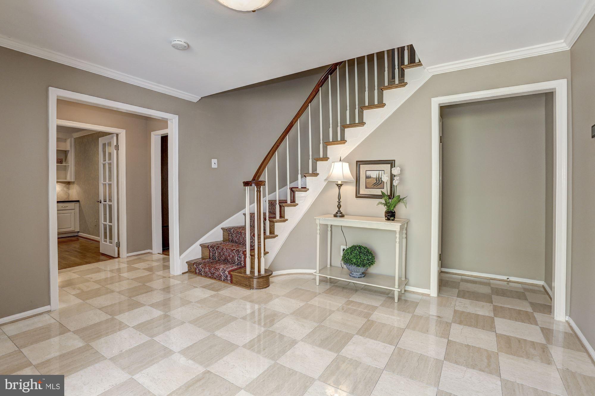 COUNTRY PLACE - Residential