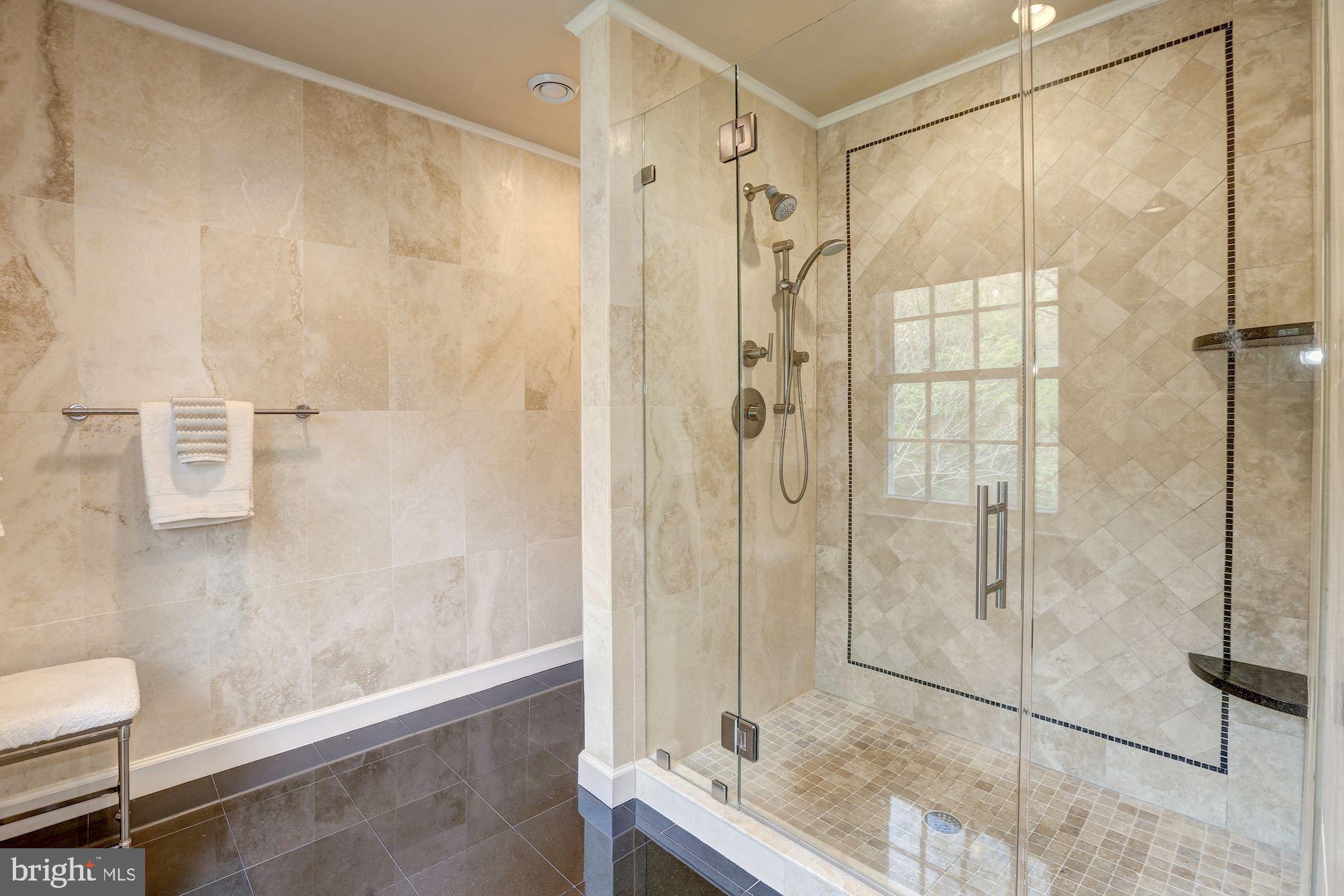 COUNTRY PLACE - Residential