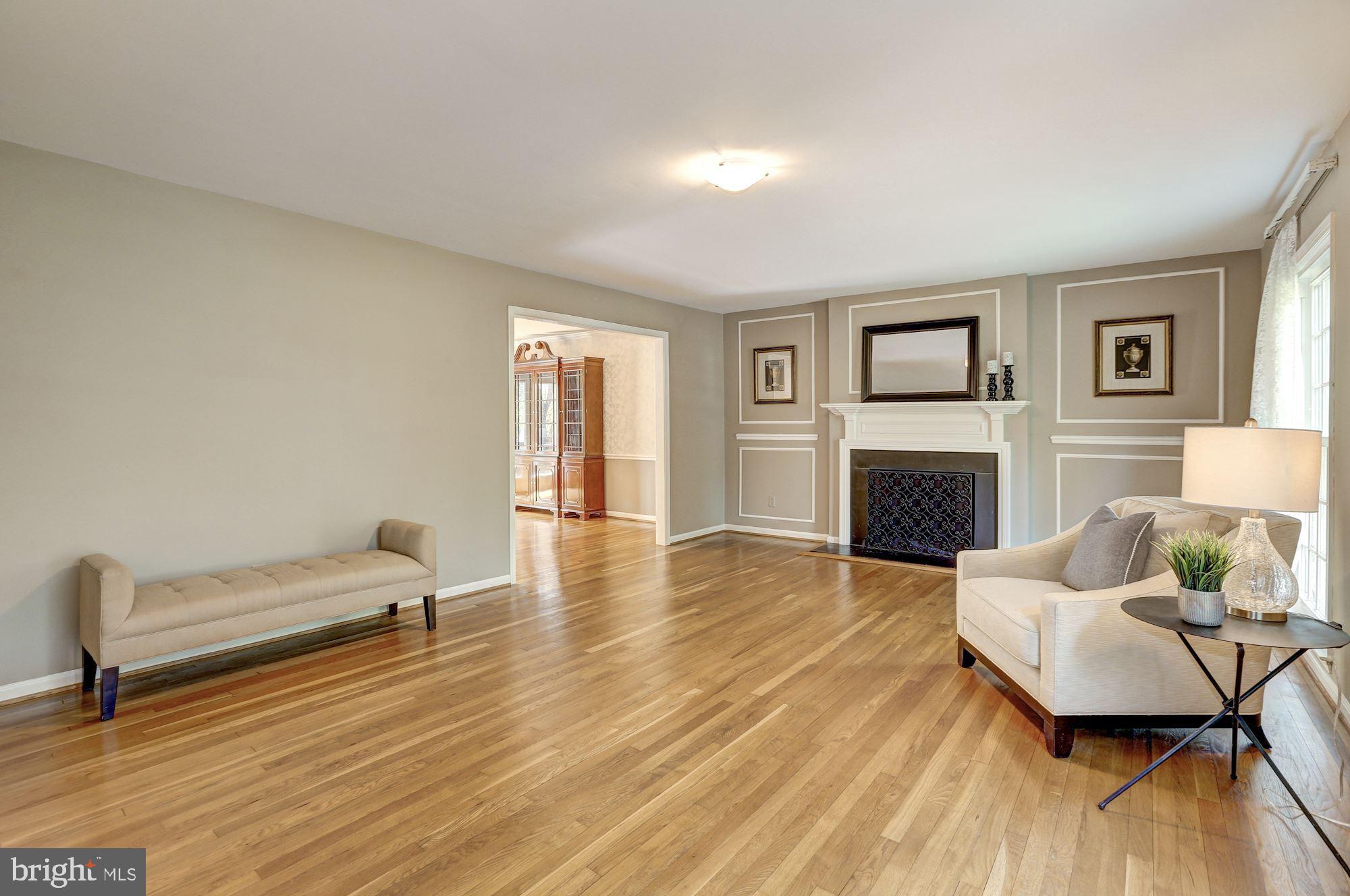 COUNTRY PLACE - Residential