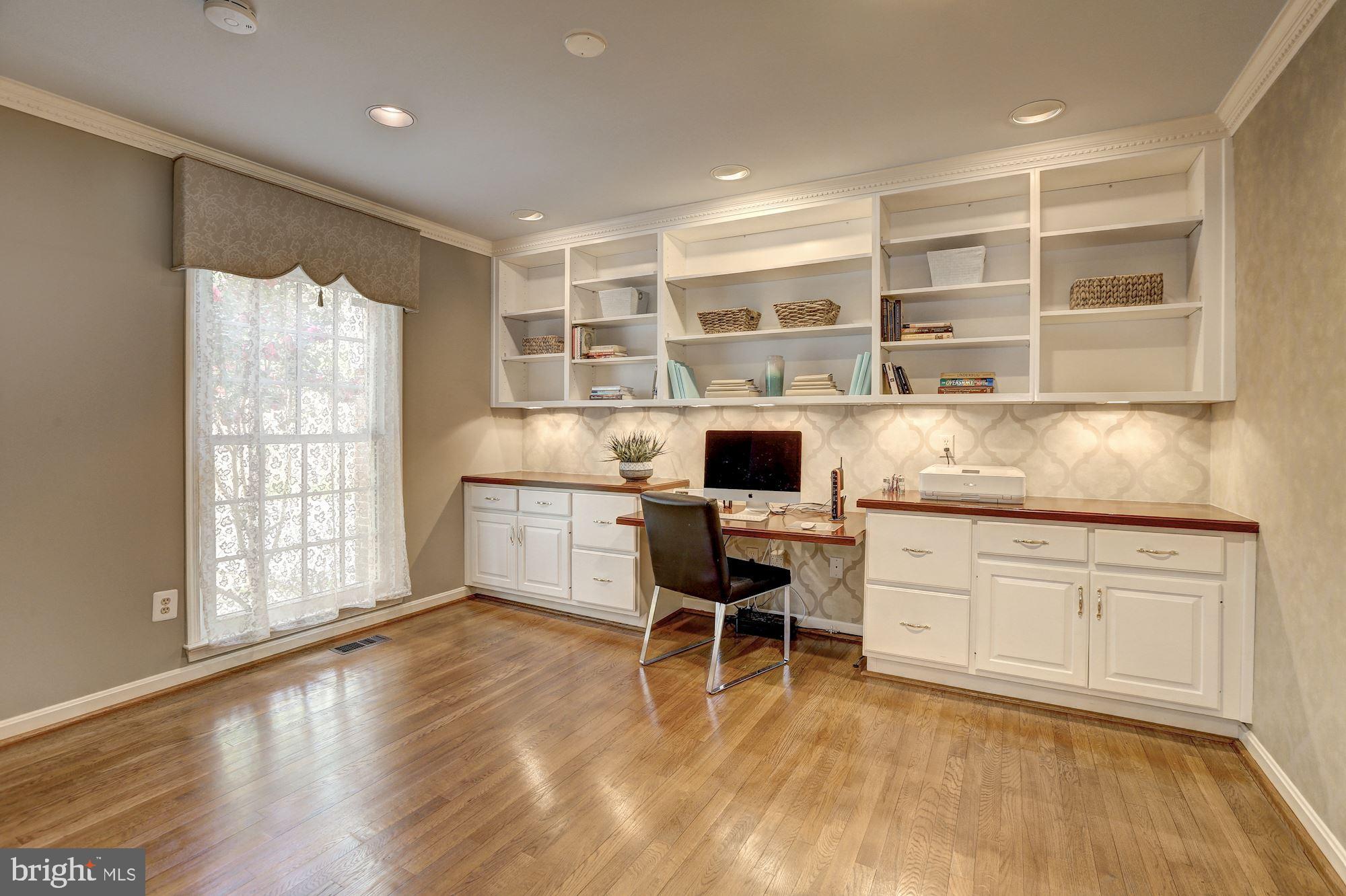 COUNTRY PLACE - Residential