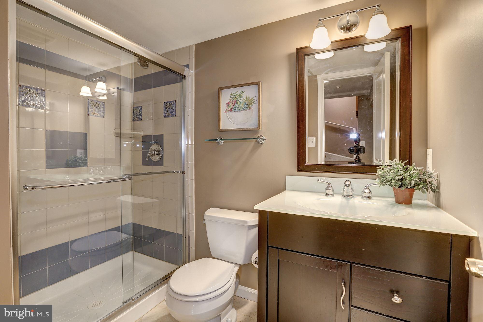 COUNTRY PLACE - Residential