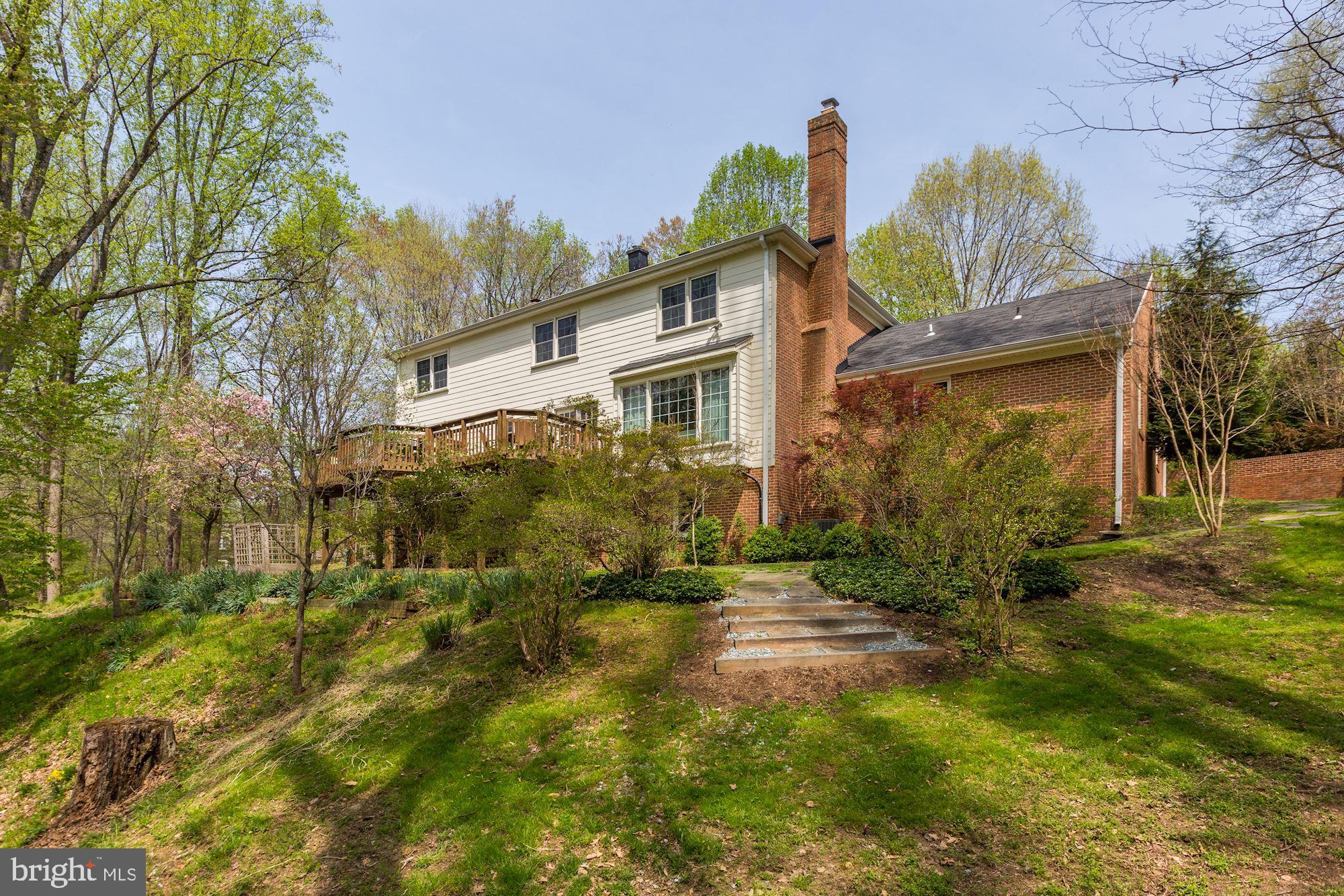 COUNTRY PLACE - Residential