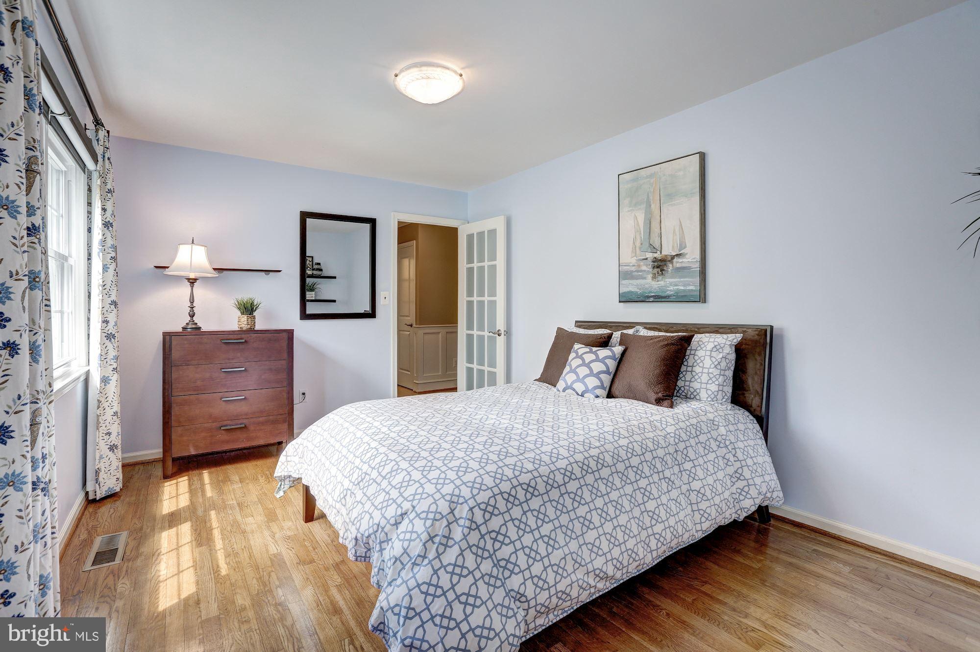 COUNTRY PLACE - Residential