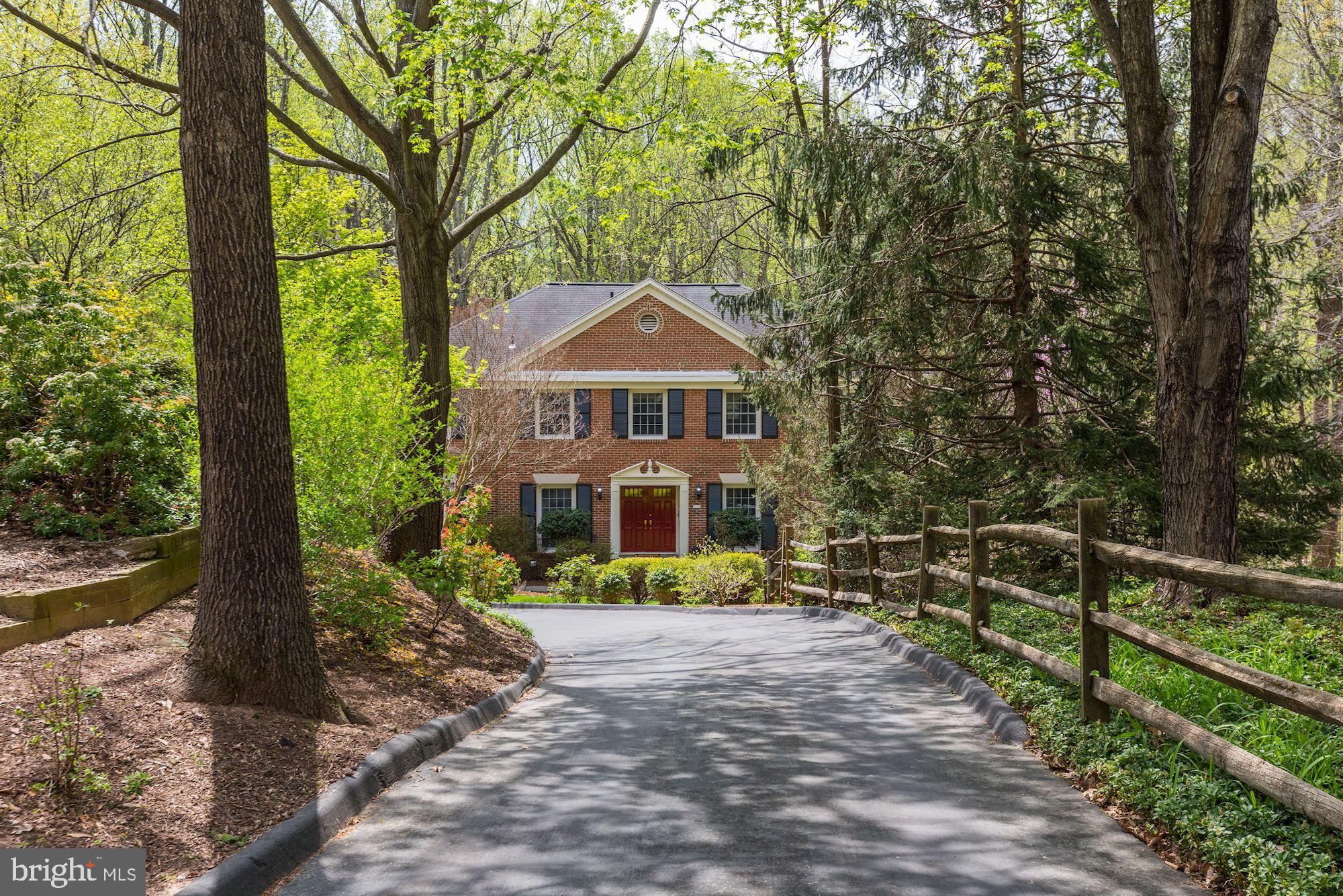 COUNTRY PLACE - Residential